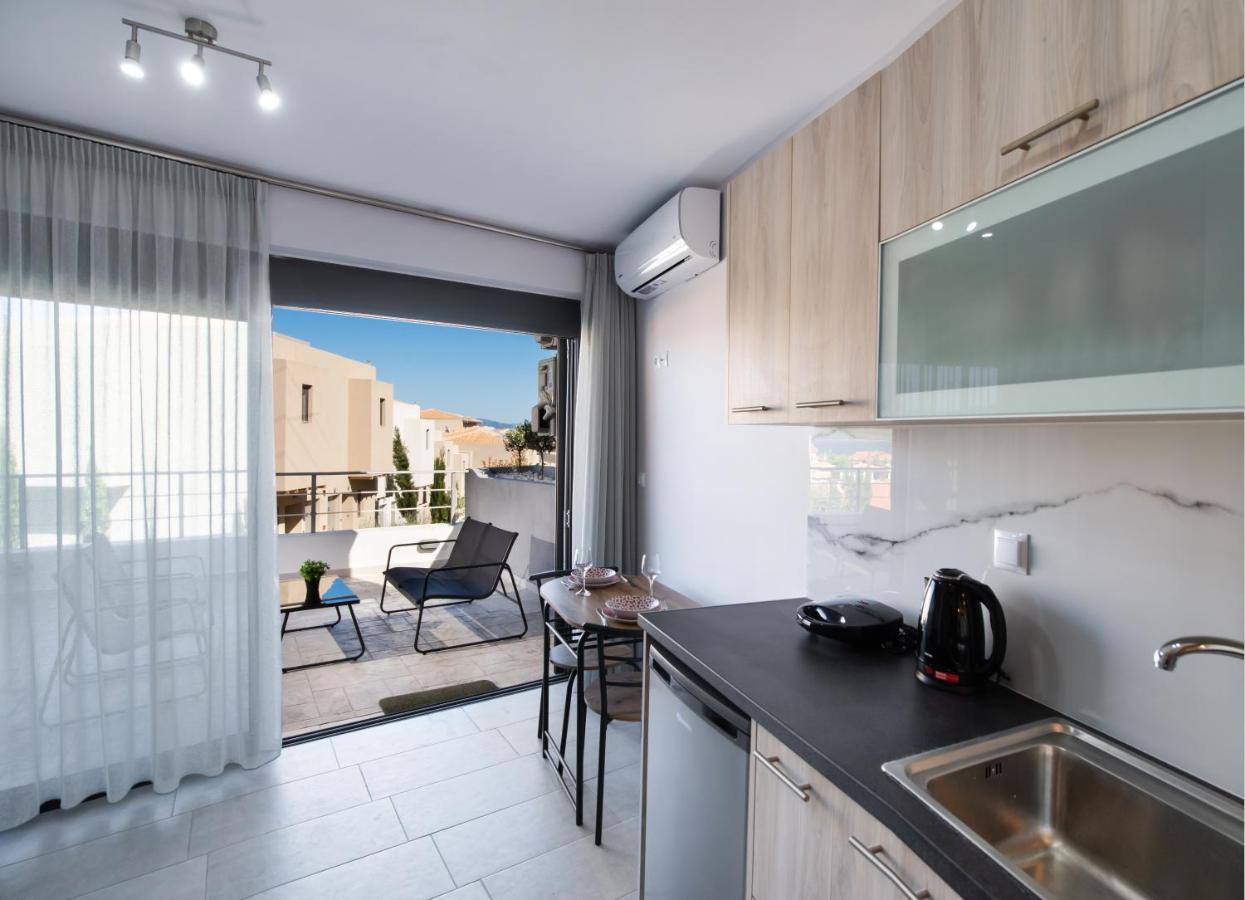 Angelica'S And Irene'S Design Apartments Swimming Pool Nikiana Esterno foto