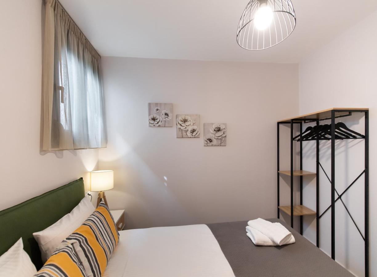 Angelica'S And Irene'S Design Apartments Swimming Pool Nikiana Esterno foto