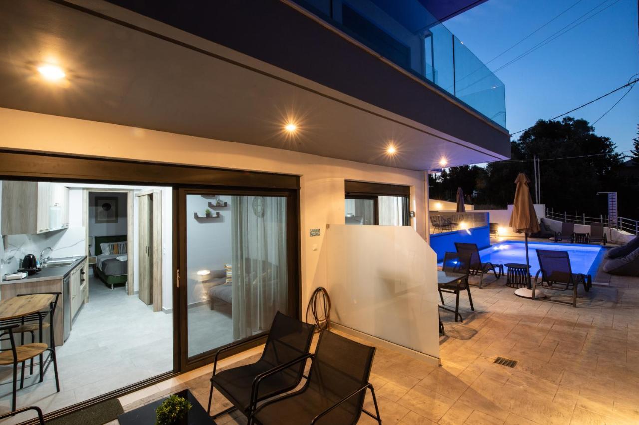 Angelica'S And Irene'S Design Apartments Swimming Pool Nikiana Esterno foto